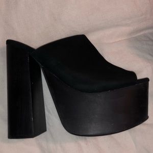 Jeffrey Campbell Blck Platform Slides 8.5